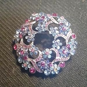 VINTAGE BROOCH